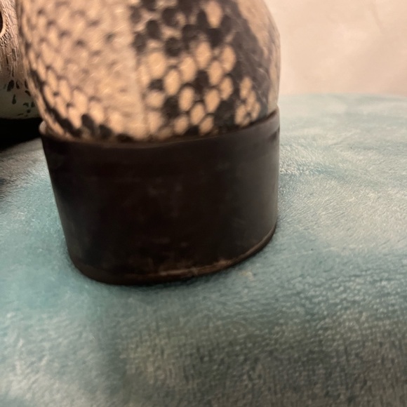 Steve Madden snakeskin pattern booties 8.5 - Picture 8 of 11